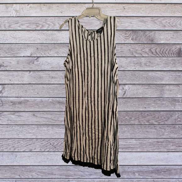 Striped dress with fringe hem - Picture 1 of 5